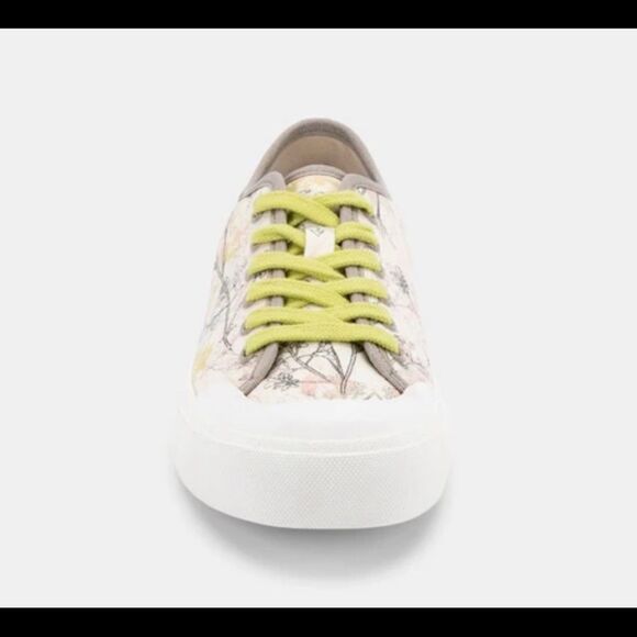 Clear by dolce vita
BRYTON SNEAKERS IN CREAM MULTI FLORAL sz 7.5 - Picture 2 of 5
